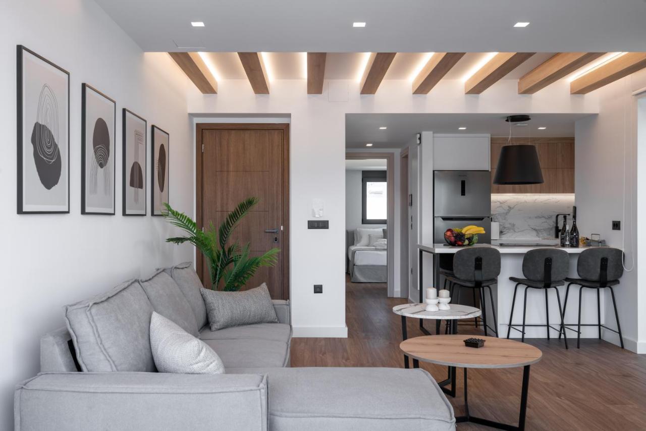 Almy Luxury Apartament *