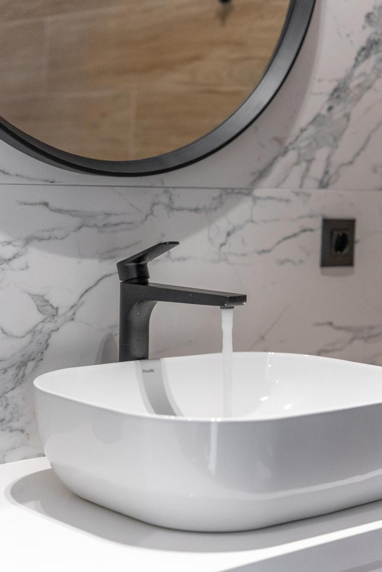 Almy Luxury Apartament *